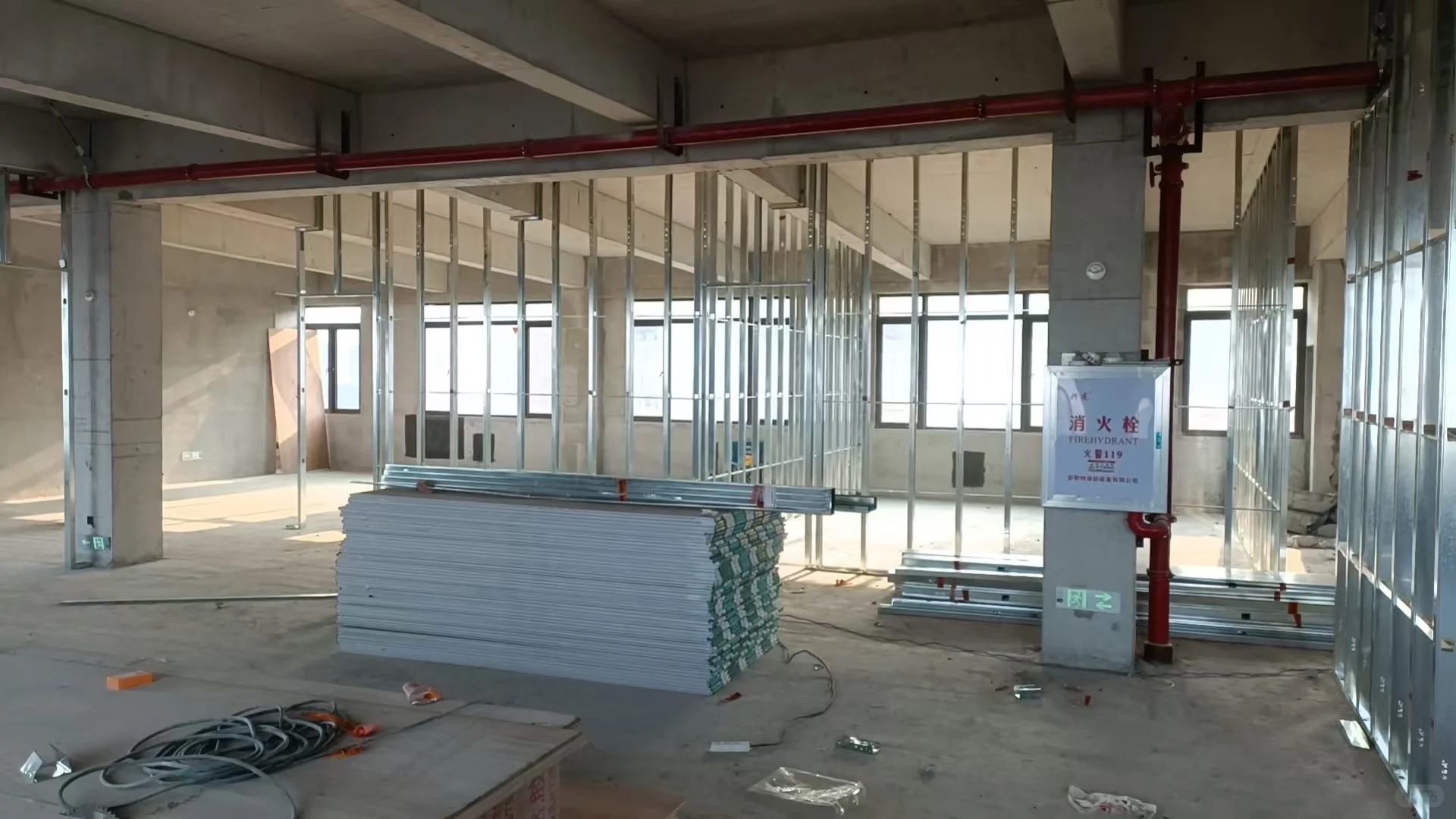 湖北广兴通信科技有限公司武汉分公司办公室装修开工!(图5) 5.jpg